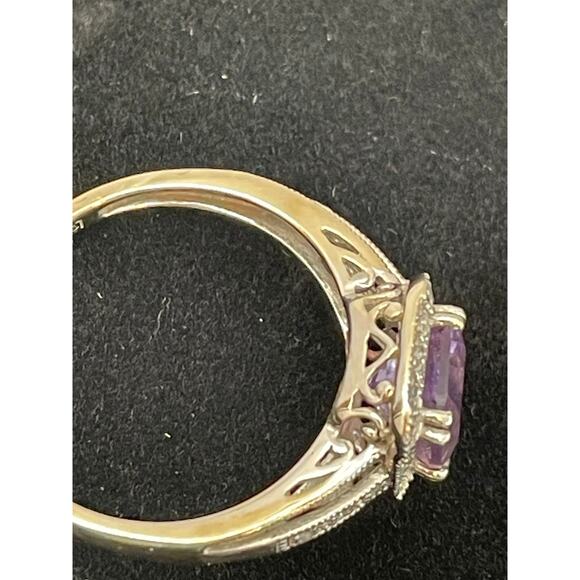 Women's 10K Gold Ring Amethyst Ring Size 7 GUC - Picture 6 of 9